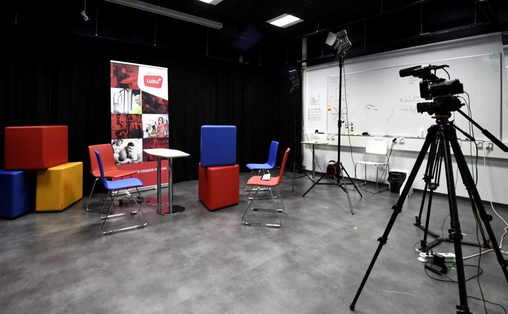 Luovin Helsingin mediaopetuksen studio.
