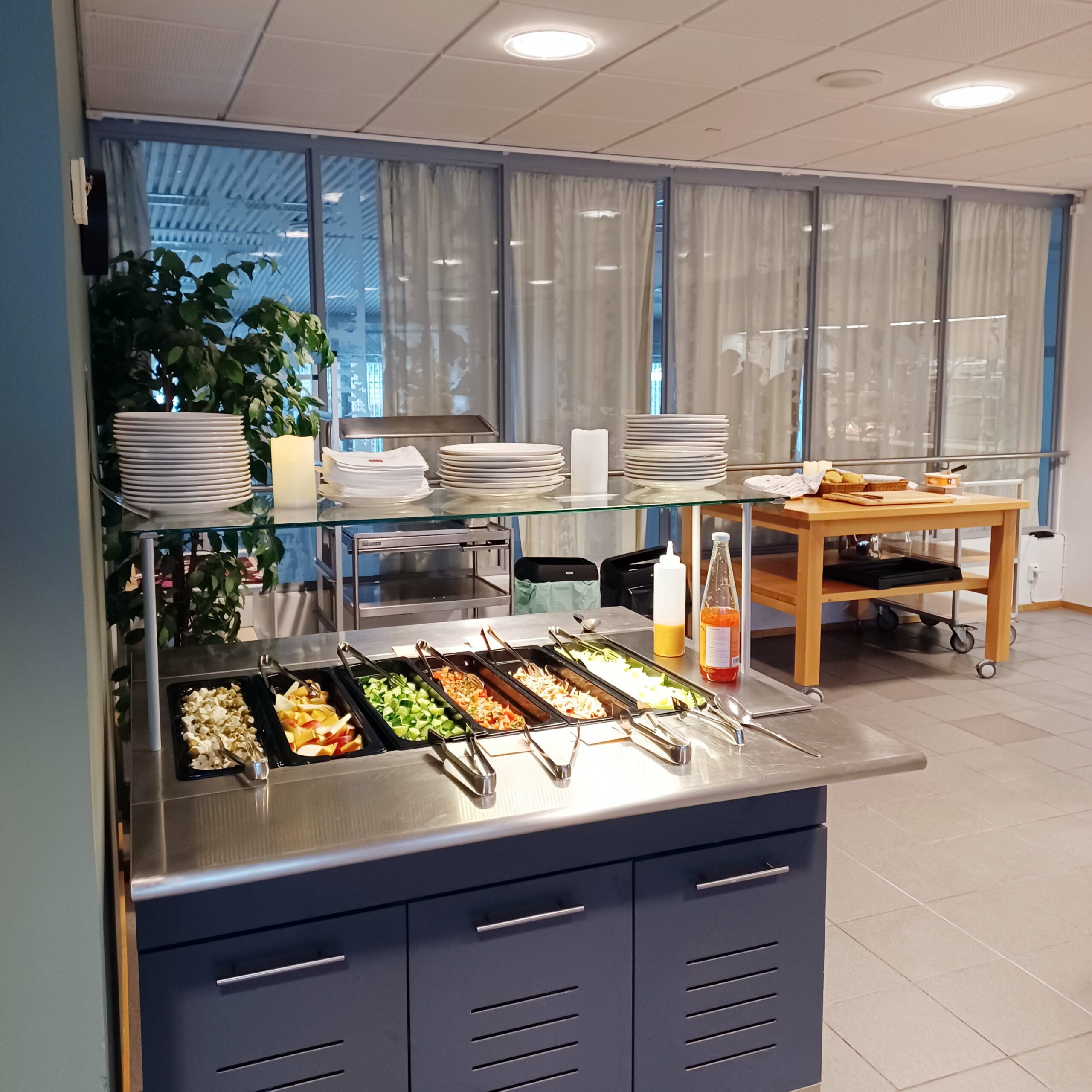 Ravintola Kaverin lounaspöytä.