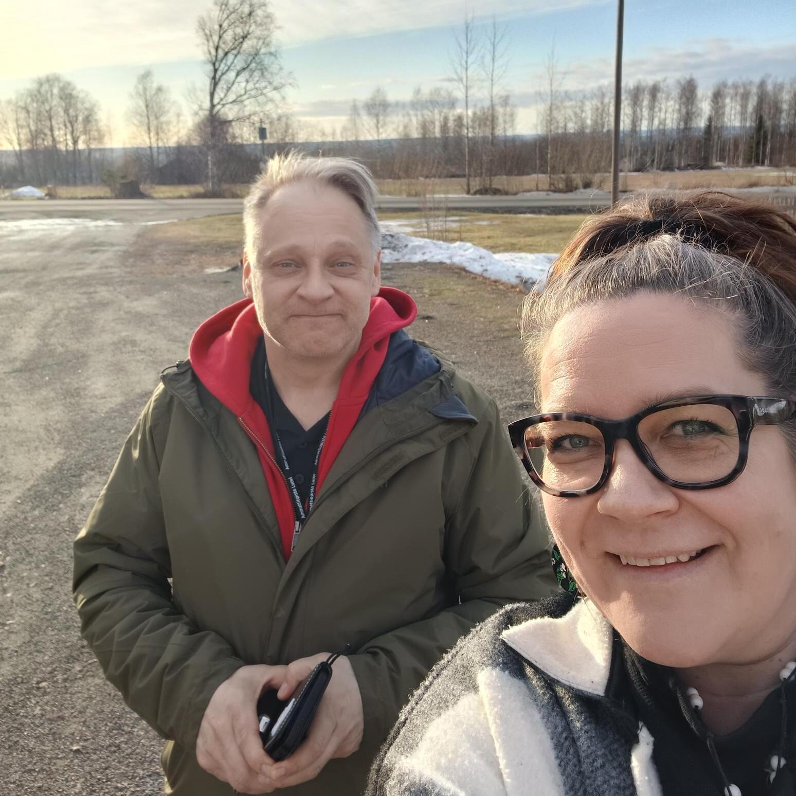 Hankepäälliköt Riikka Nuutinen ja Petri Hämäläinen.
